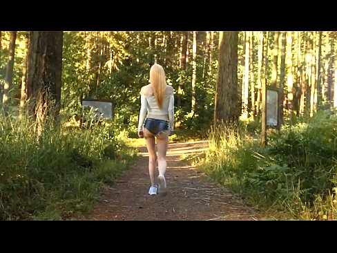 ❤️ Vacker kvinna rör sig långsamt, inte nakenvideo Sexvideo at sv.sexygirlspics-com.ru